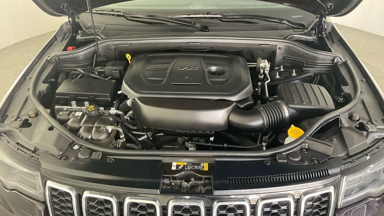 Jeep Grand Cherokee Limited | upto AED 20,000 Ramadan Discount | Guaranteed Warranty | 0 Down Payment