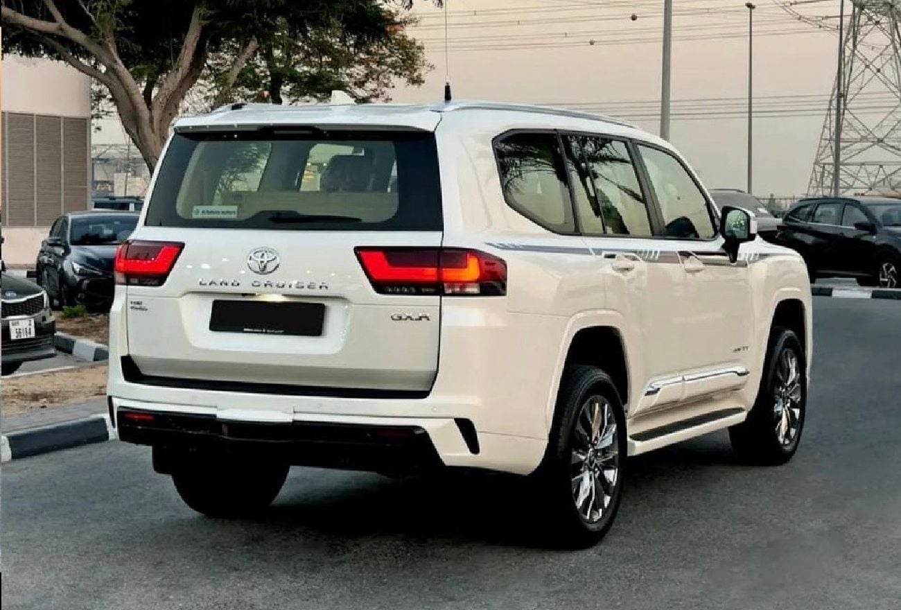 Toyota Land Cruiser GXR 2022 Model 3.3L Engine Full Option GCC Specification