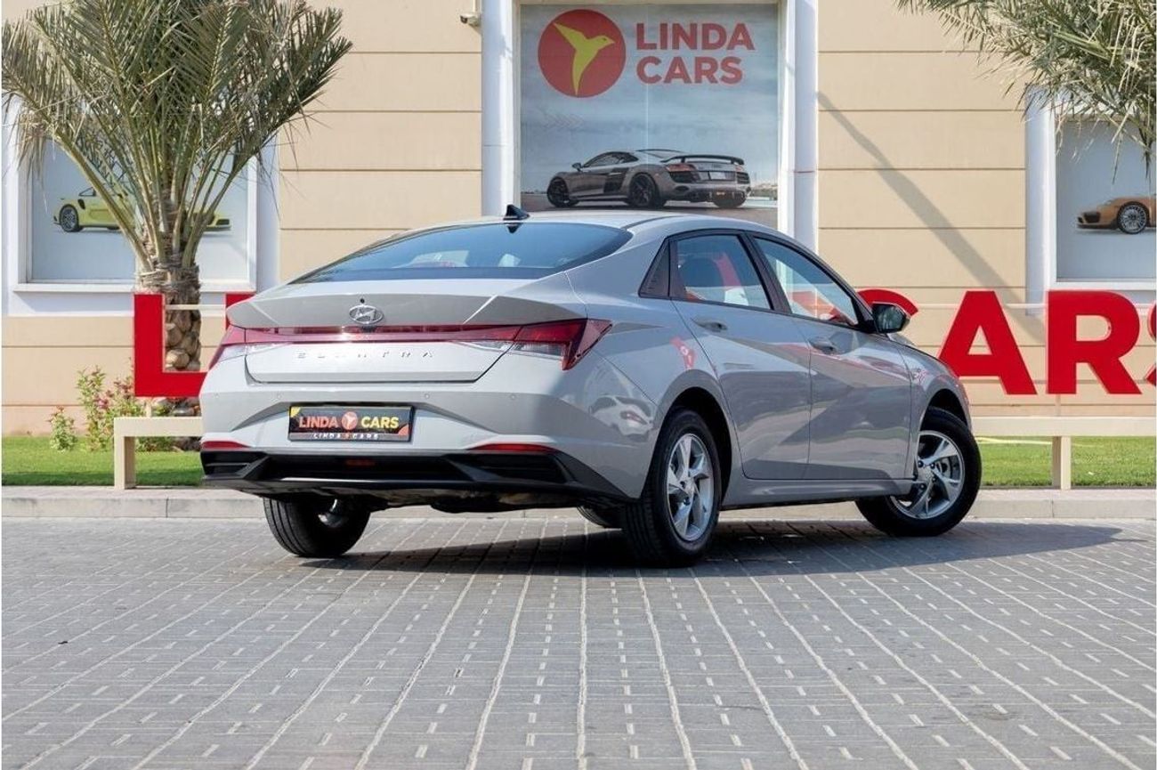 Hyundai Elantra Smart 1.6L Hyundai Elantra 2023 GCC under Agency Warranty with Flexible Down-Payment.