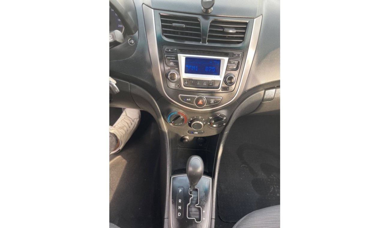 Hyundai Accent GL Hyundai Accent  (GCC  _ SPEC) - mobile 2016 - VERY GOOD CONDITION