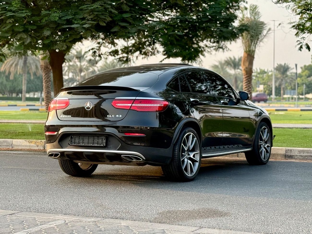 مرسيدس بنز GLC 43 MERCEDES GLC43 COUPE MODEL 2018 GCC SPACE FULL OPTION