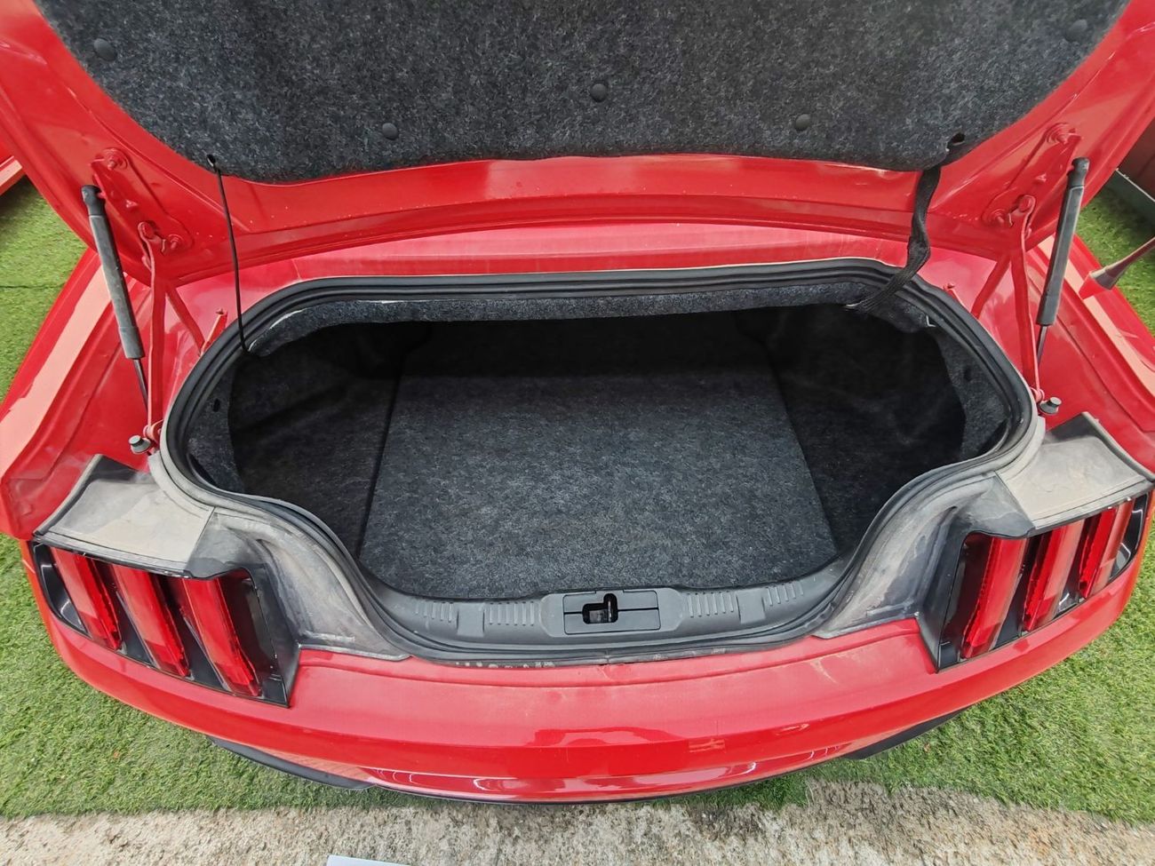 فورد موستانج ايكوبوست بريميوم Warranty one year