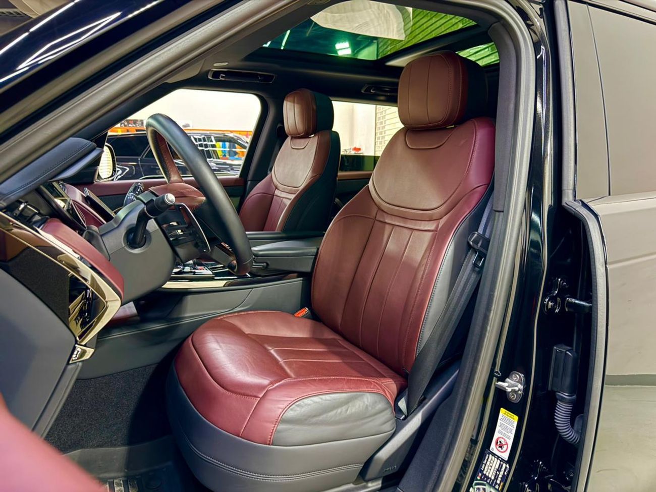 لاند روفر رينج روفر سبورت P400 DYNAMIC HSE 2024