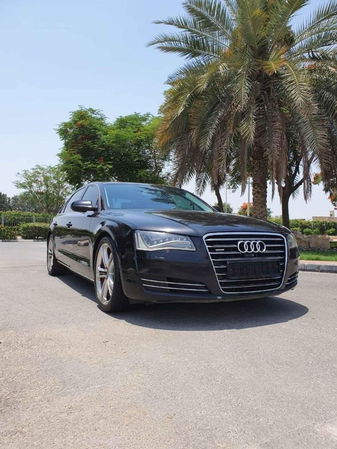 Audi A8 4.0T QUATTRO - A8L- GCC SPECS - WARRANTY - BANK LOAN 0 DOWNPAYMENT -