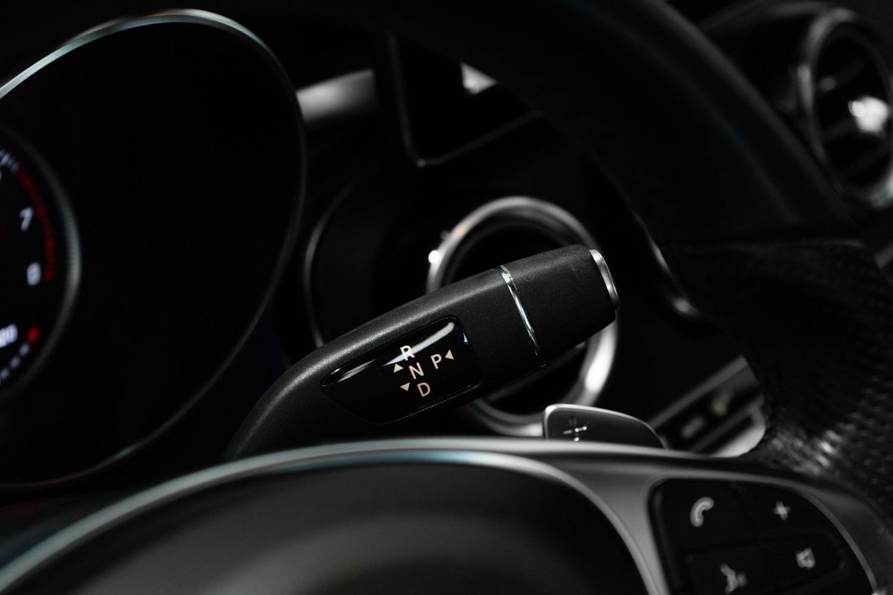 مرسيدس بنز GLC 250 4MATIC