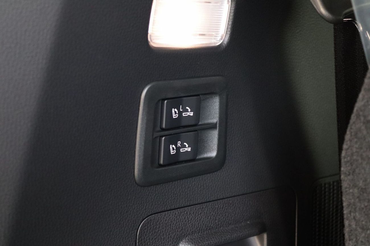 Toyota Land Cruiser GR SPORT 3,3 TWIN TURBO DIESEL**التصدير فقط خارج الخليج **EXPORT ONLY