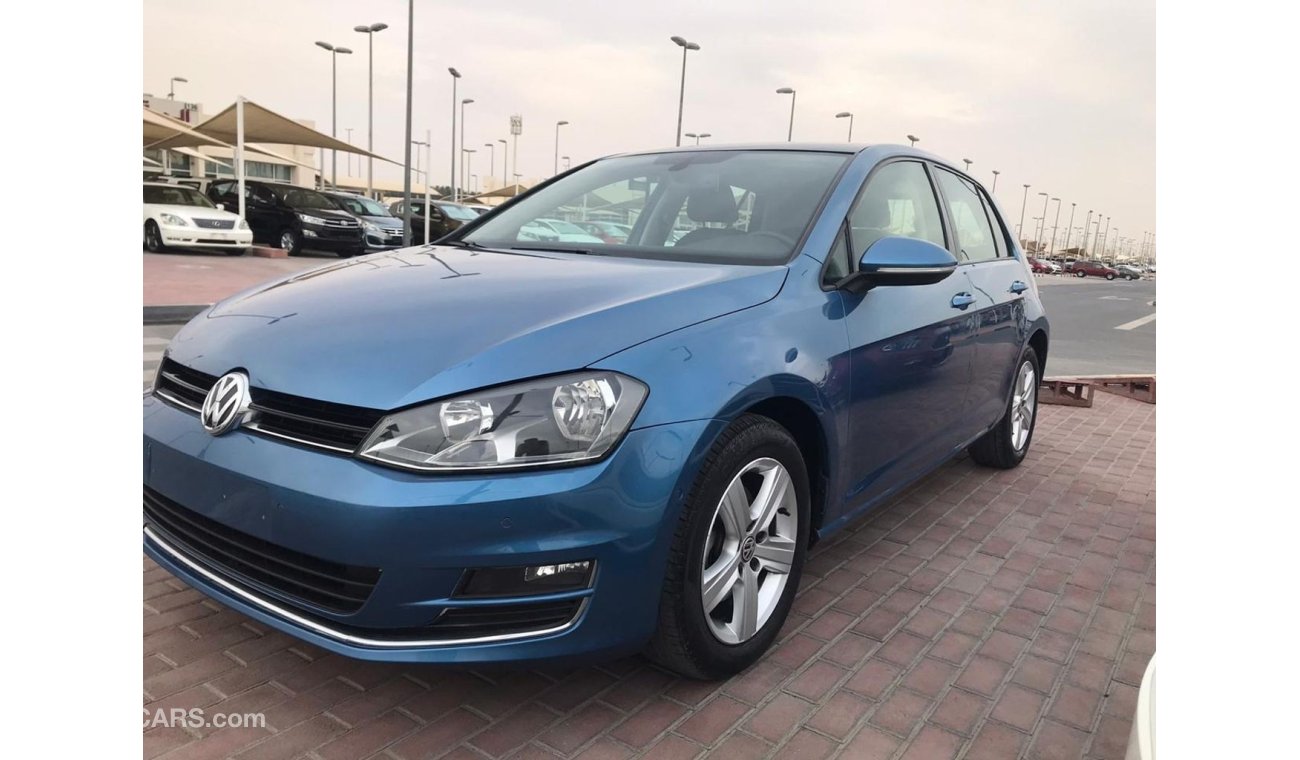 Volkswagen Golf Golf TSI model2016 GCC car prefect condition full option low mileage