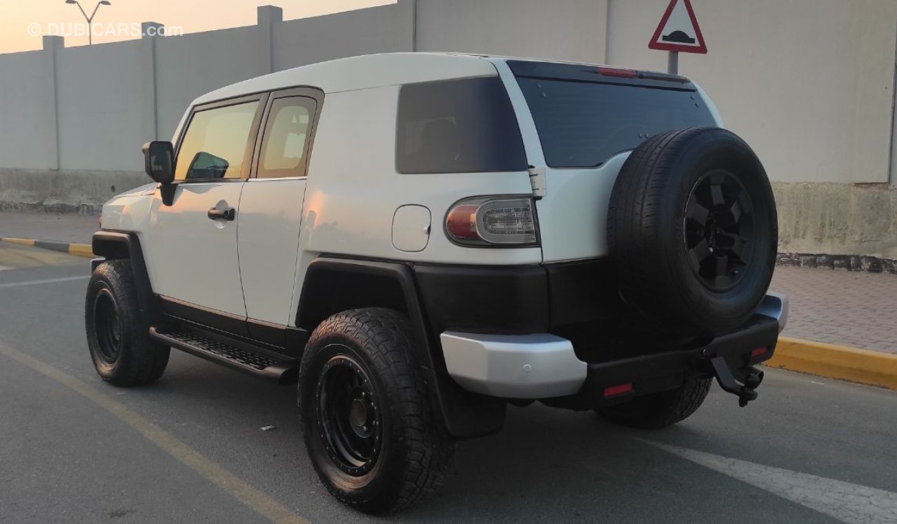 Toyota FJ Cruiser V6 GX.R