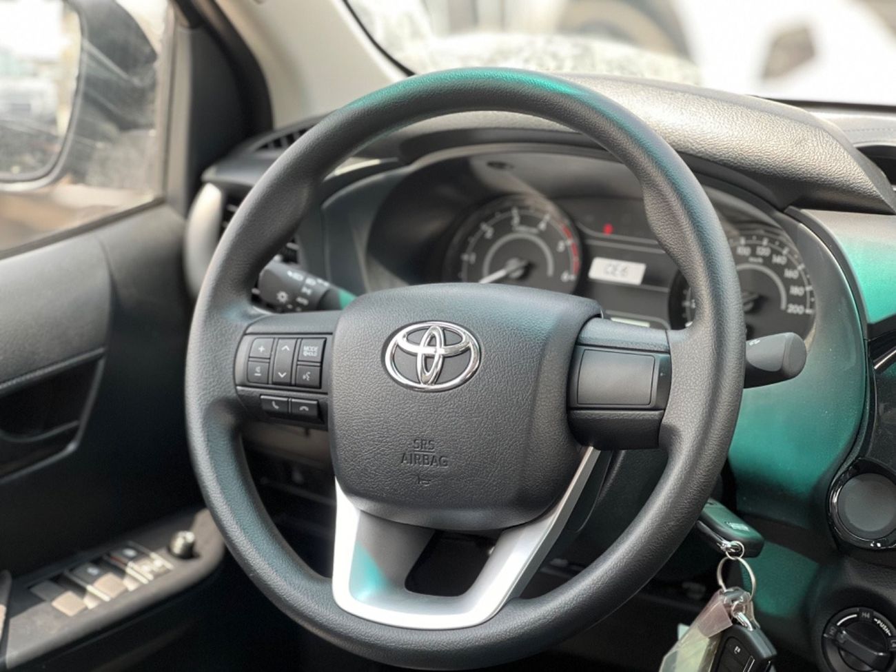 Toyota Hilux TOYOTA HILUX 2.4 DIESEL 4WD 4DOORS 2024