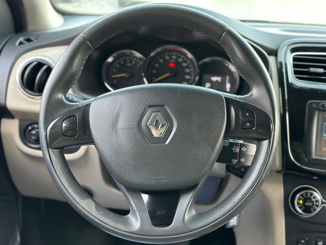 رينو سيمبول RENAULT SYMBOL 2017 GCC ORGINAL PAINT // 2KEYS // PERFECT CONDITION