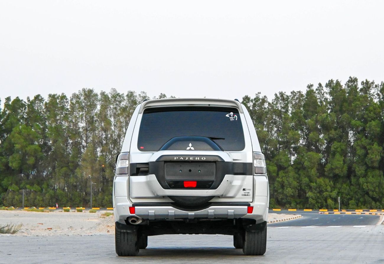 Mitsubishi Pajero MITSUBISHI PAJERO 2016 GLS Mid 3.0L (177 HP)GCC IN EXCELLENT CONDITION