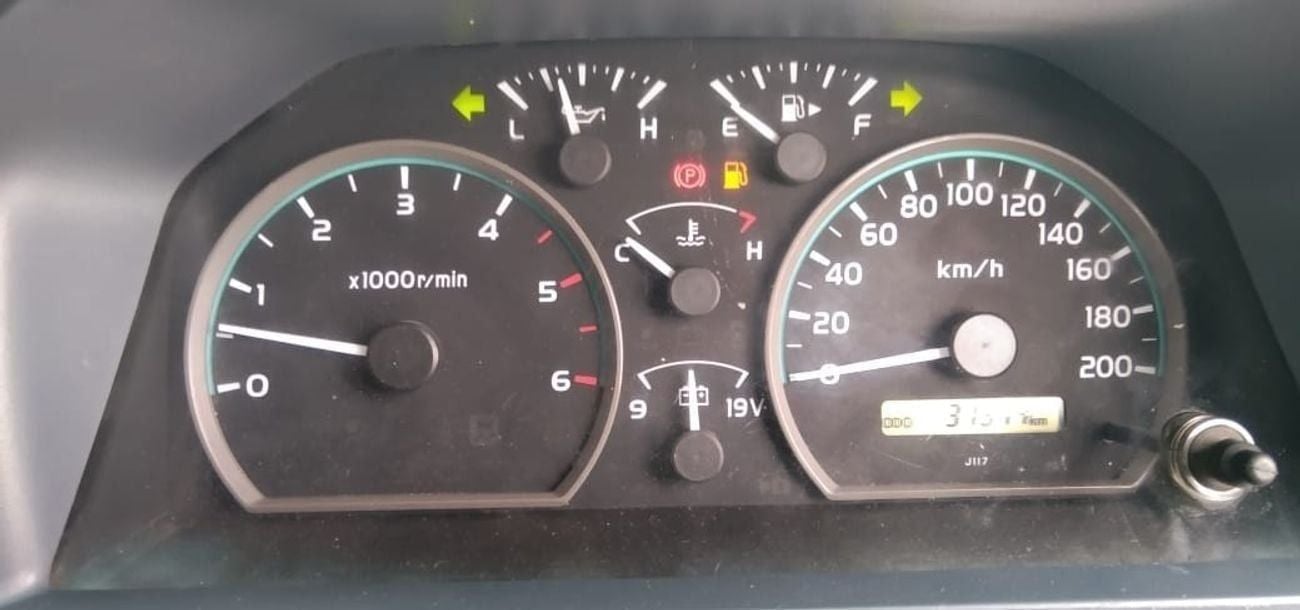 تويوتا لاند كروزر بيك آب RHD DIESEL V8 MANUAL