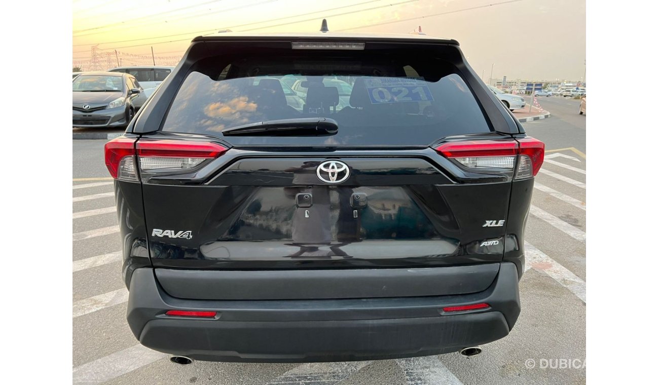 Toyota RAV4 2019 TOYOTA RAV4 XLE / AWD / FULL OPTION