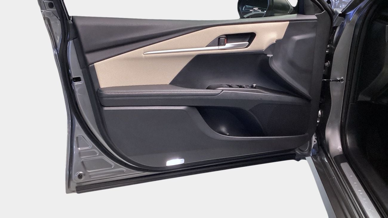 تويوتا كامري 2.5 HEV XLE E-CVT | شامل الضمان | 0 ﺪﻔﻋﺓ ﺃﻮﻟﻯ