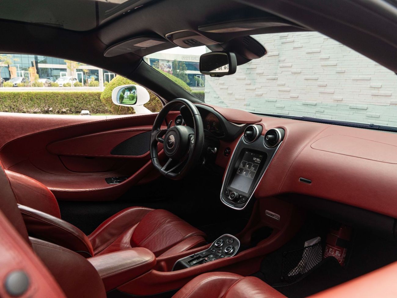 McLaren 570GT AED 13,933 PM • 570 GT CARBON FIBER • ONLY 51,000 KMS • 3.8L TURBOCHARGED V8