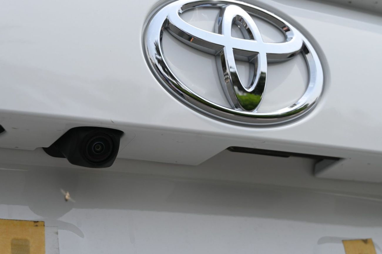 Toyota RAV4 2.5L Adventure, Leather Seat, Electric Seat, Radar, Panoramic Roof Model 2025 Saudi Specs