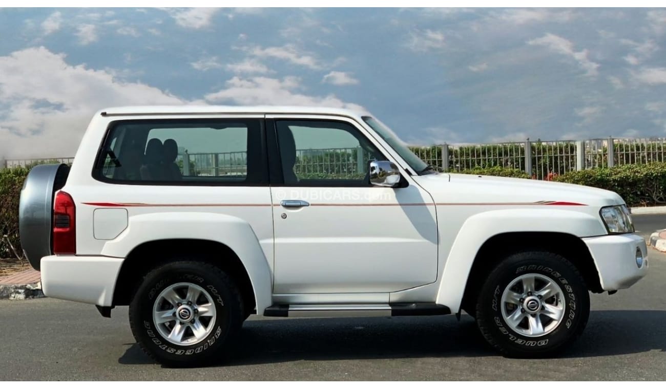 Nissan Patrol Safari MANUAL TRANSMISSION - 3 DOORS CAPSULE - BANK FINANCE FACILITY - FULL OPTION