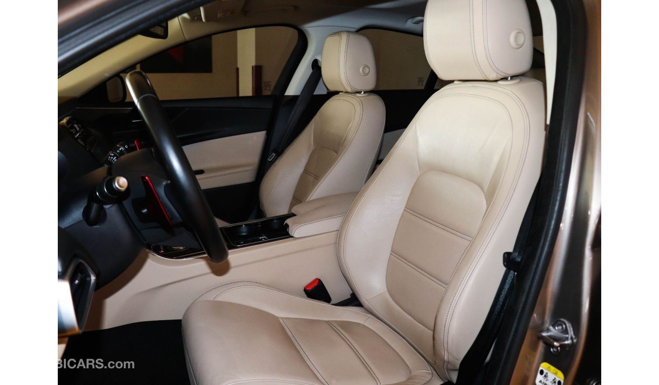 جاغوار XE Jaguar XE Prestige Plus 2017 GCC under Agency Warranty with Zero Down-Payment.