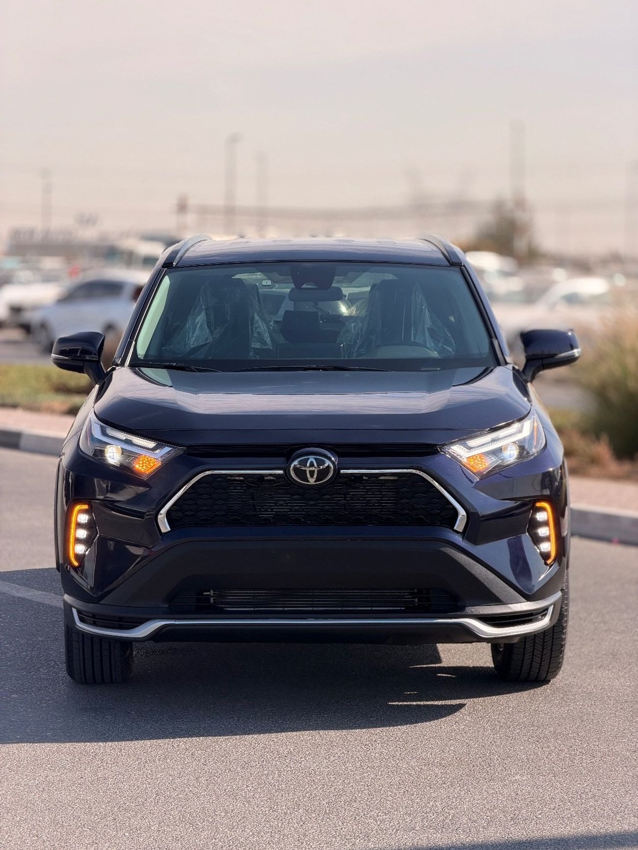 Toyota RAV4 XLE 2.5 L AWD leather seats, push start 2024