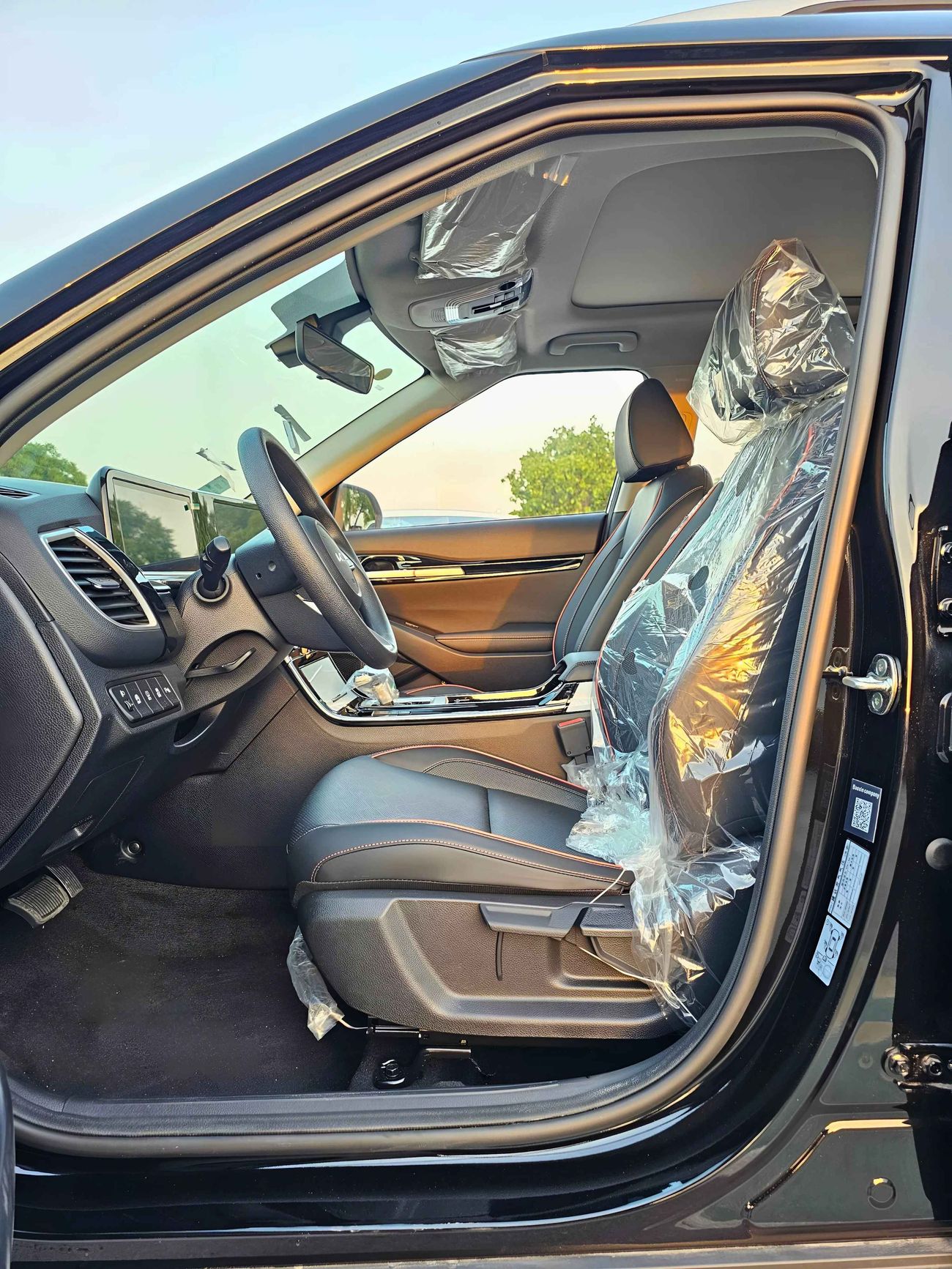 Kia Seltos 1.5L V4 PETROL / PUSH START / PANORAMIC ROOF / LEATHER SEATS (CODE # 69089)