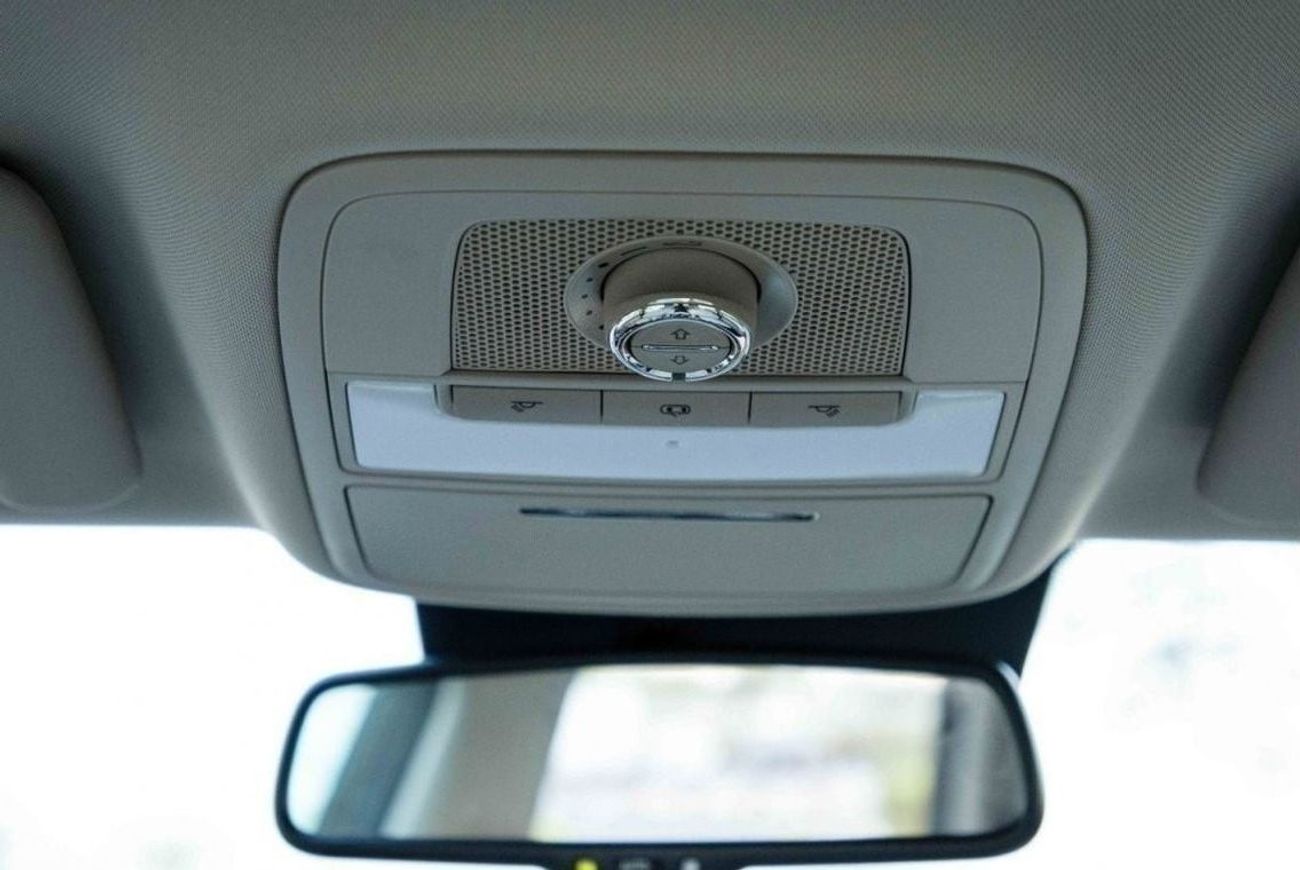 أم جي RX5 2023 MG RX5 2.0 AWD LUXURY - أسود من الداخل بيج