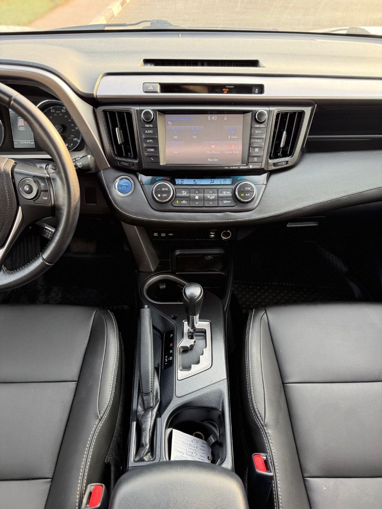 تويوتا راف ٤ XLE Hybrid sunroof,push start full Option