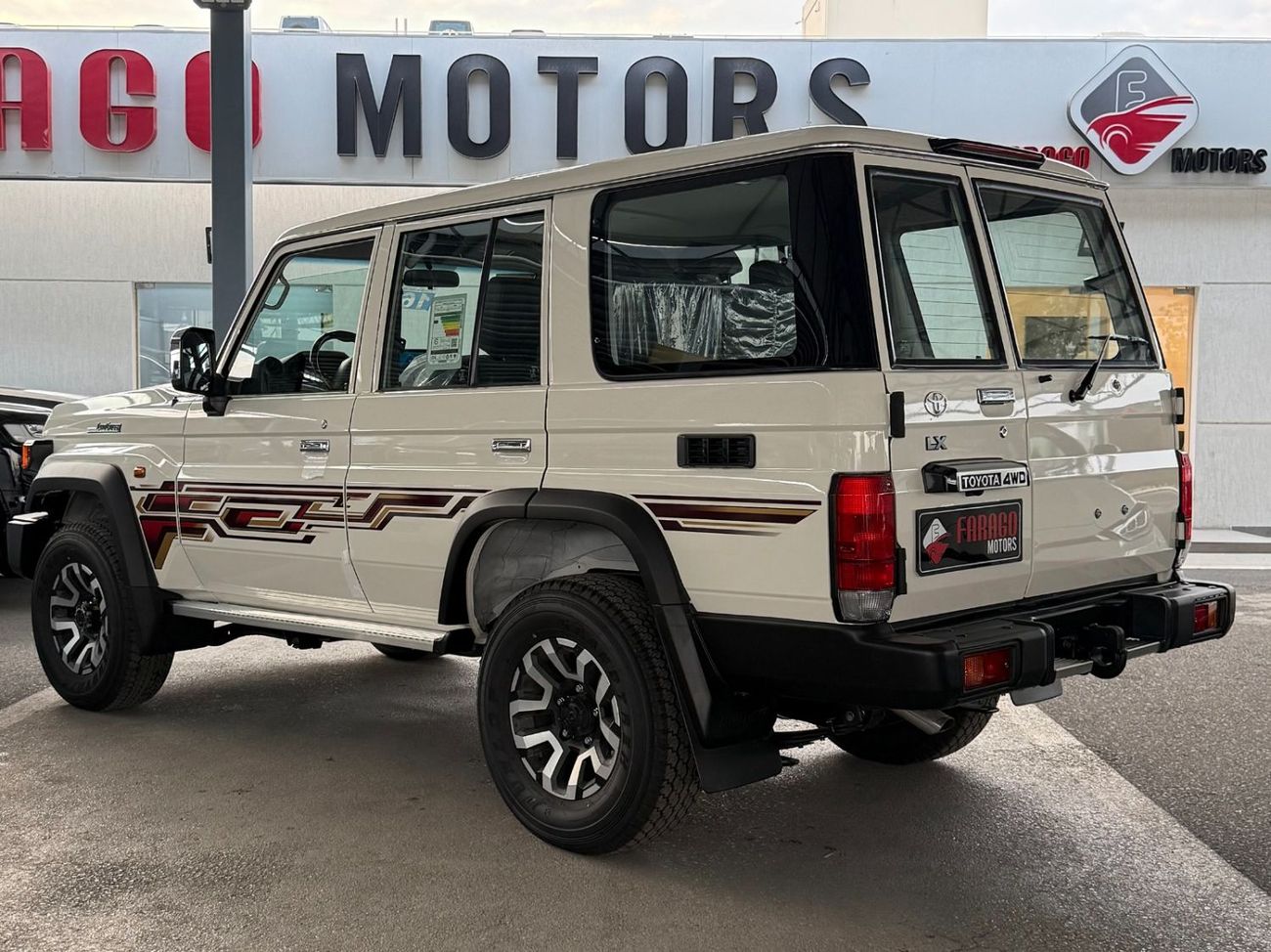 Toyota Land Cruiser 70 GDJ 76 2.8 DIESEL M/T **التصدير فقط خارج الخليج***