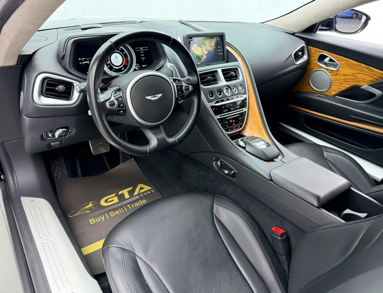 Aston Martin DB11 STD 2018 Aston Martin DB11 V12 Coupe, Service History, Fully Loaded, Excellent Condition, Japanese