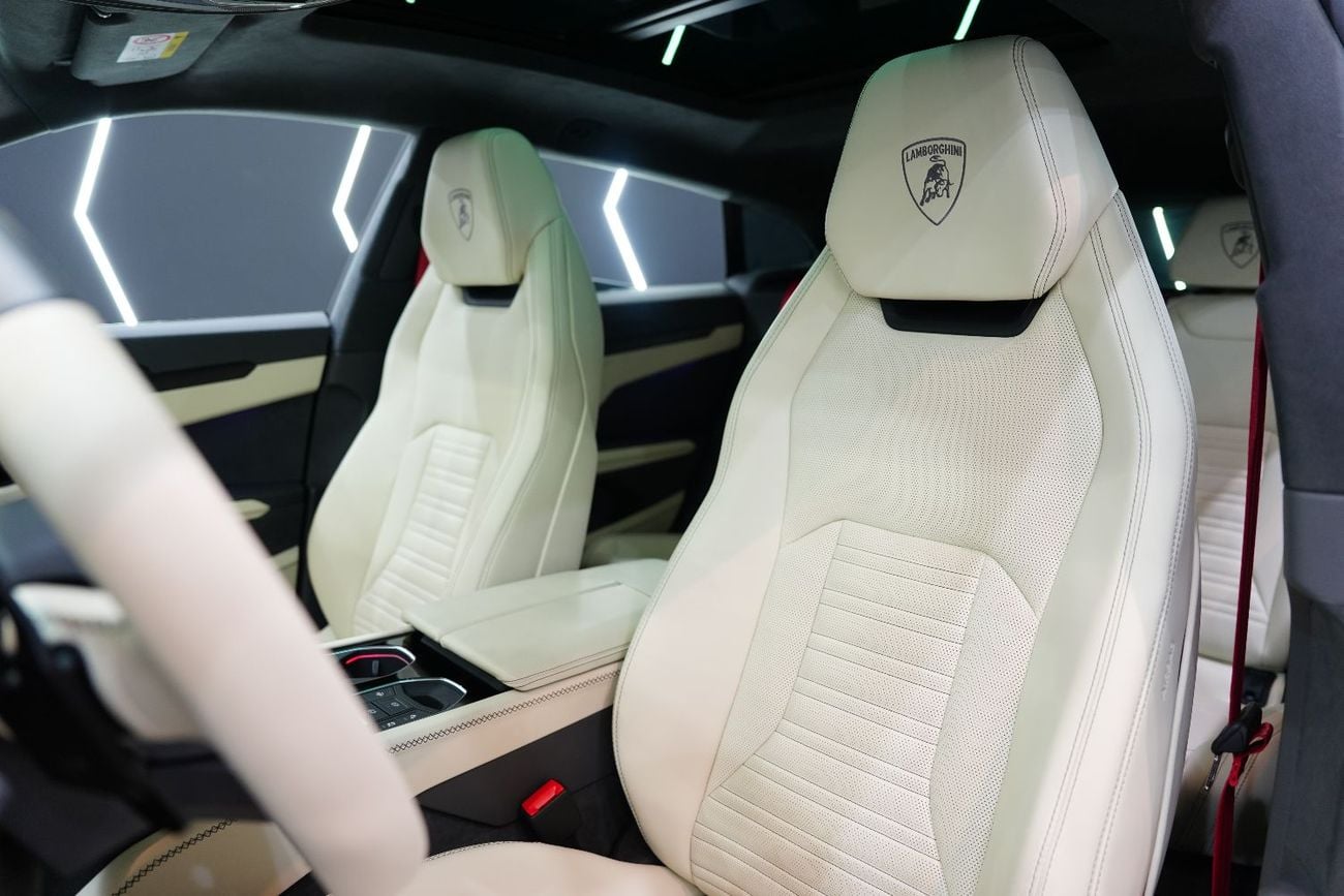 Lamborghini Urus SE, Panoramic Roof, Bang N Olufsen Audio, 800 HP Hybrid!!