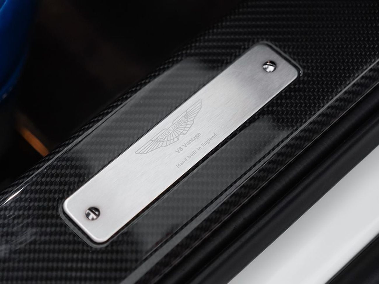 أستون مارتن فانتيج V8 4.7L