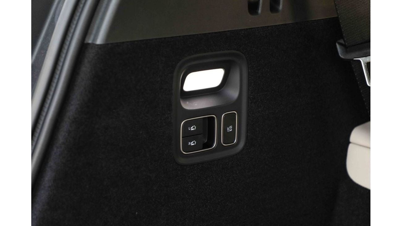 Li Auto L9 2024 Li Auto L9 ULTRA - Silver inside Black & White