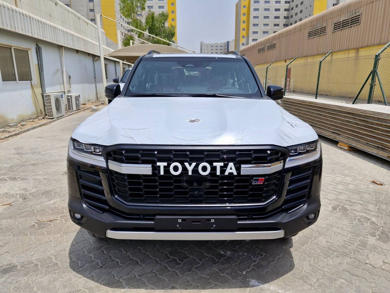 Toyota Land Cruiser 2025 TOYOTA LAND CRUISER GR-S 3.5L HYBRID 7-SEATS GCC BRAND NEW 0KM