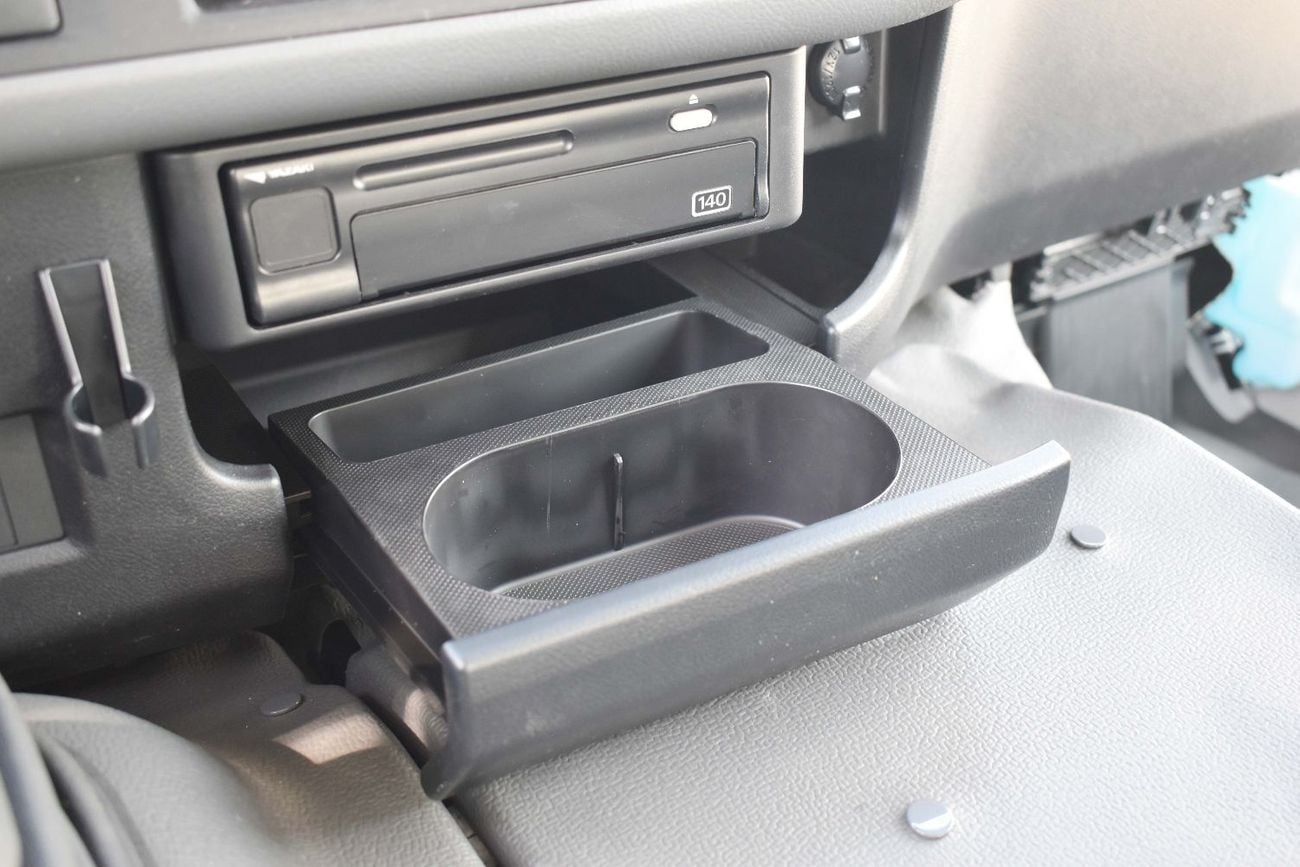 تويوتا كوستر 2.7L (23-Seater)