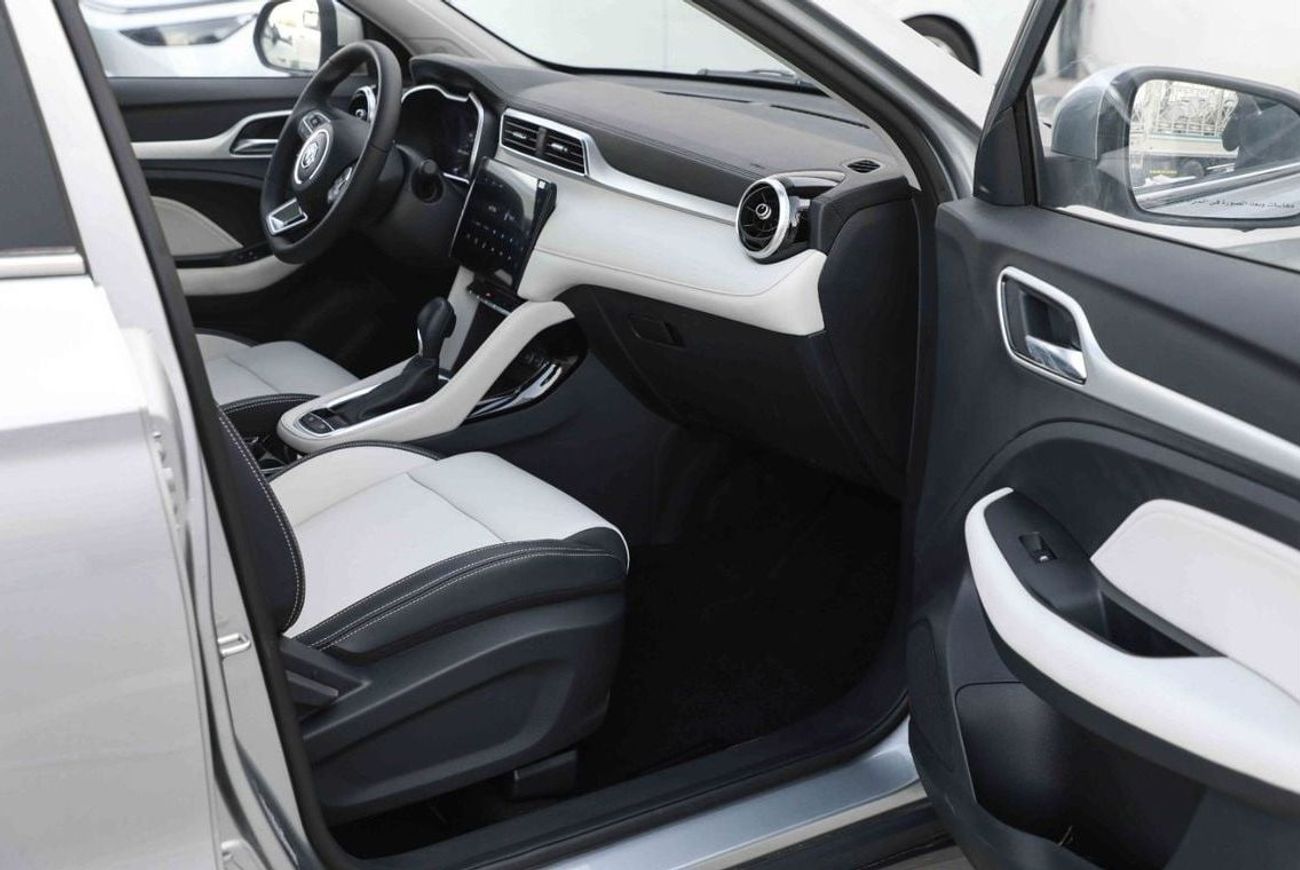 MG ZS 2025 MG ZS LUXURY 1.5 - SILVER inside BEIGE | Export Price