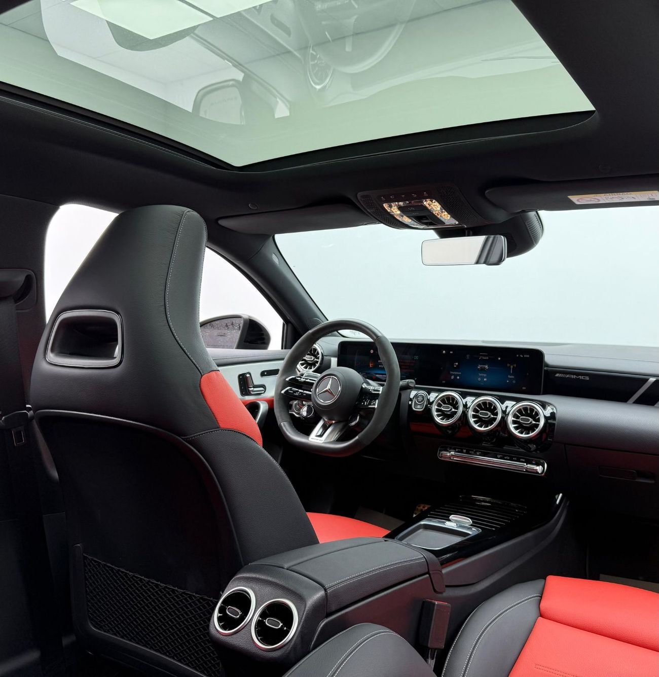 Mercedes-Benz A 35 AMG 4MATIC Hatchback 2024 Mercedes-Benz A35 AMG,09/2025 EMC Agency Warranty,Full Service History,GCC