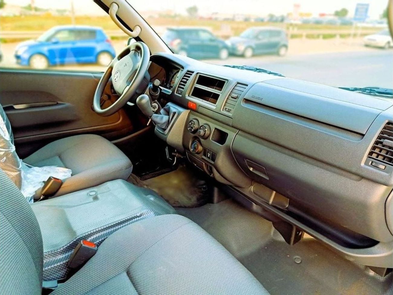 تويوتا هاياس GL TOYOTA HAICE STD ROOF CARGO 2.5L DIESEL M/T 2024 MODEL