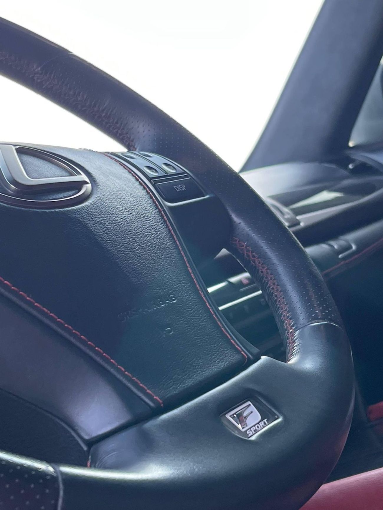 لكزس LS 460 محرك V8 سعة 4.6 لتر / F-SPORT / ممشى قليل / جنوط مقاس 19 بوصة / نقطة عمياء / مقاعد كبيرة / بحالة ممت