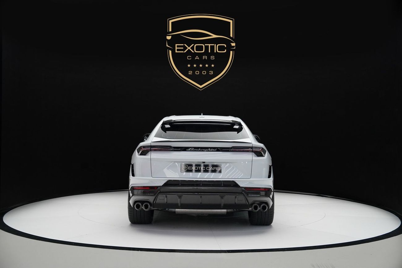 لامبورغيني اوروس 4.0T V8 Performante