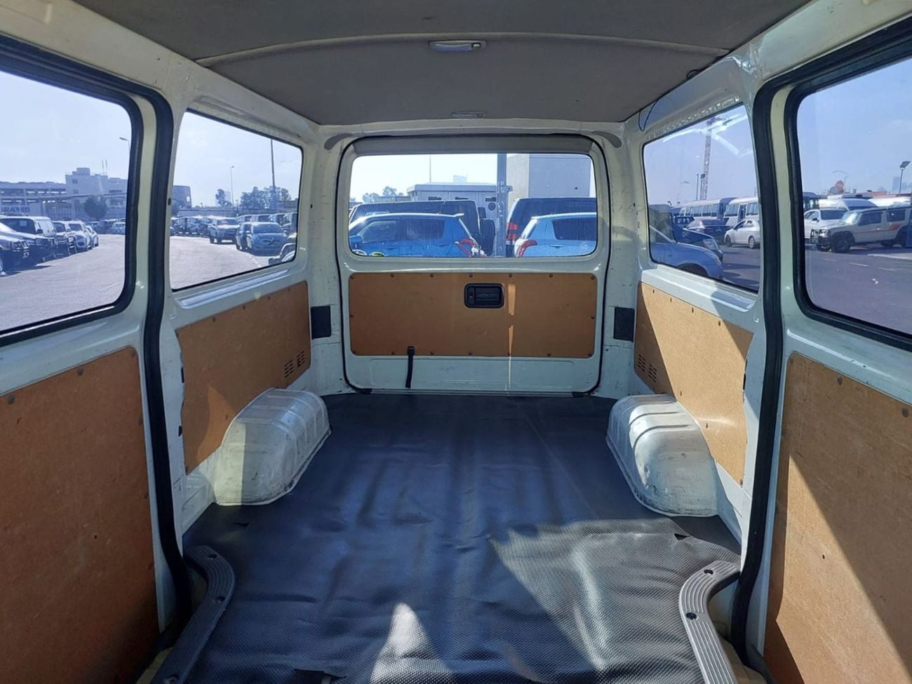 تويوتا هاياس TOYOTA HIACE VAN RHD 2019 MODEL 2.8 L DIESEL AUTOMATIC(PM05162)