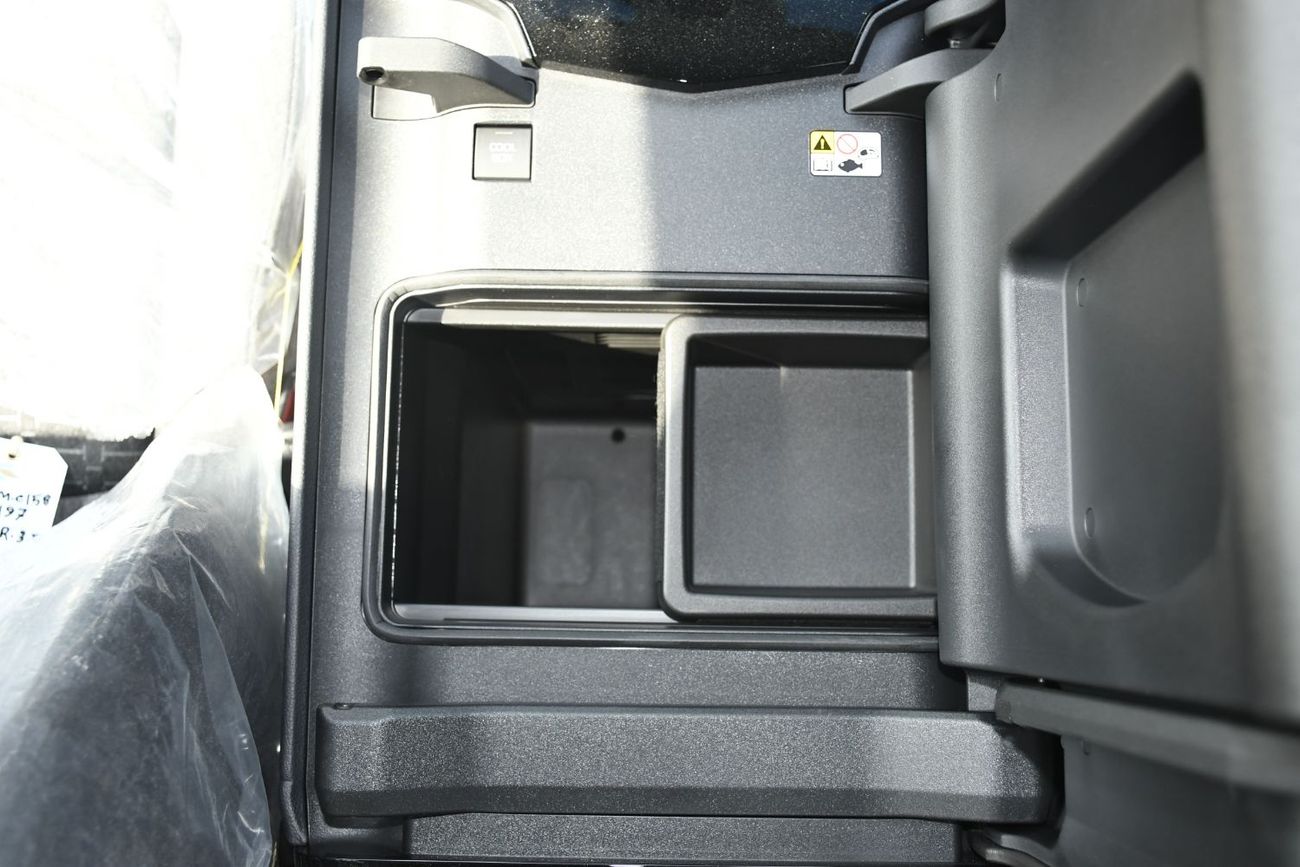 Toyota Land Cruiser 3.5L Twin Turbo Basic Option ( Ready Stock)