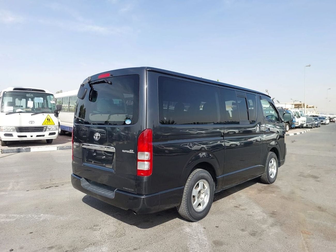 تويوتا هاياس TOYOTA HIACE VAN RHD 2004 MODEL 2.0 L PETROL AUTOMATIC(PM02513)