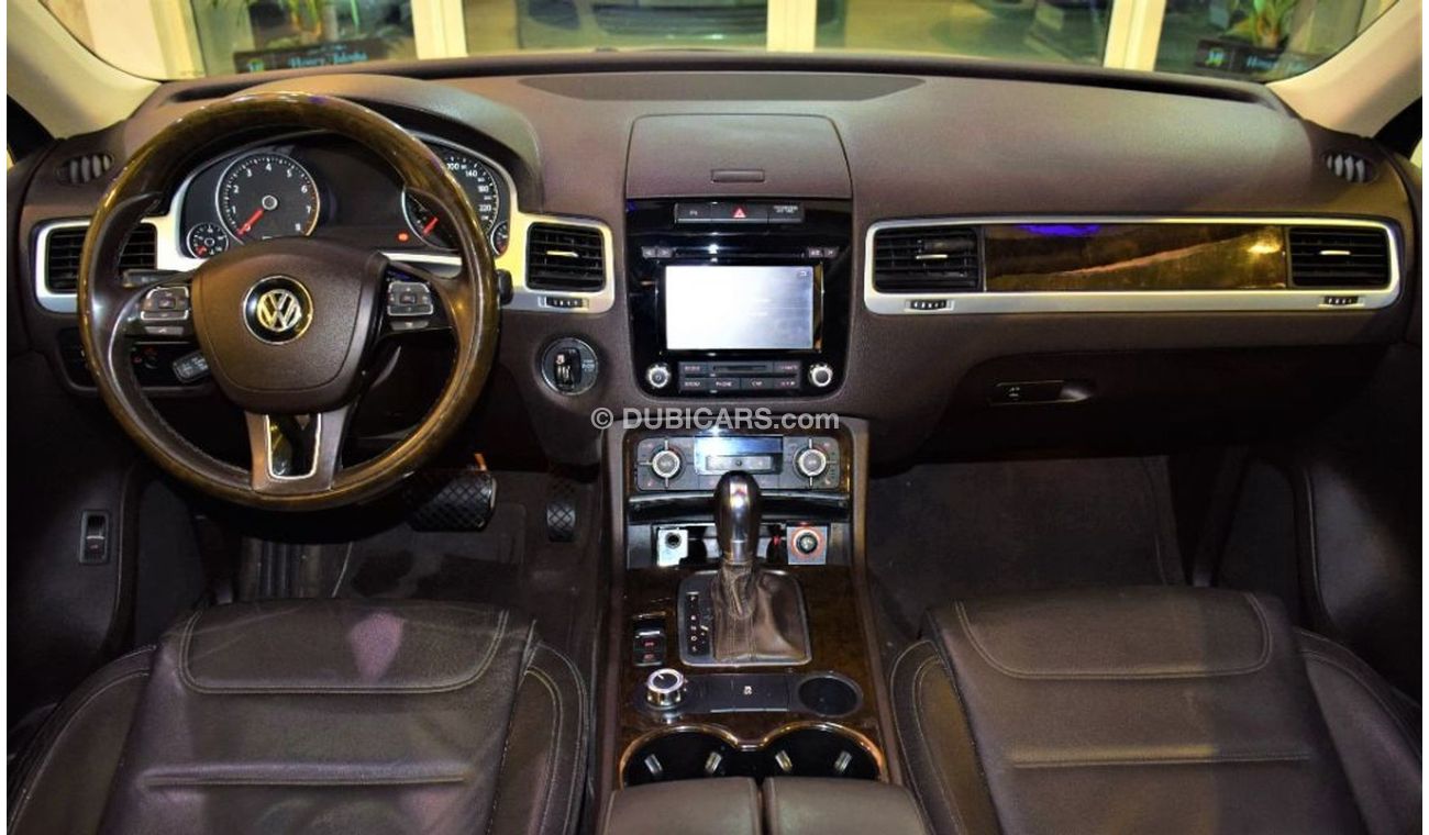 Volkswagen Touareg AMAZING Volkswagen Touareg 2012 Model! Silver Color! GCC Specs