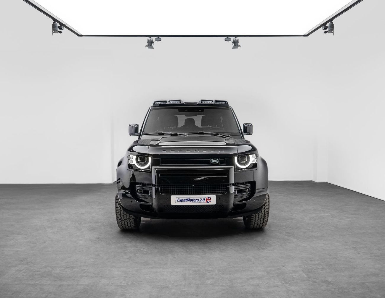 Land Rover Defender P300 90 X-Dynamic