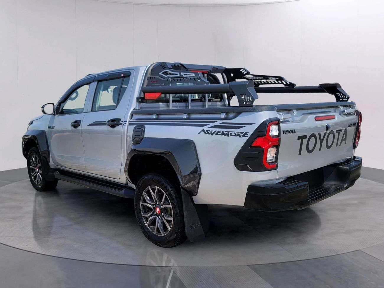 تويوتا هيلوكس 4x4 Diesel 2.8L Right hand Drive (Export Only)