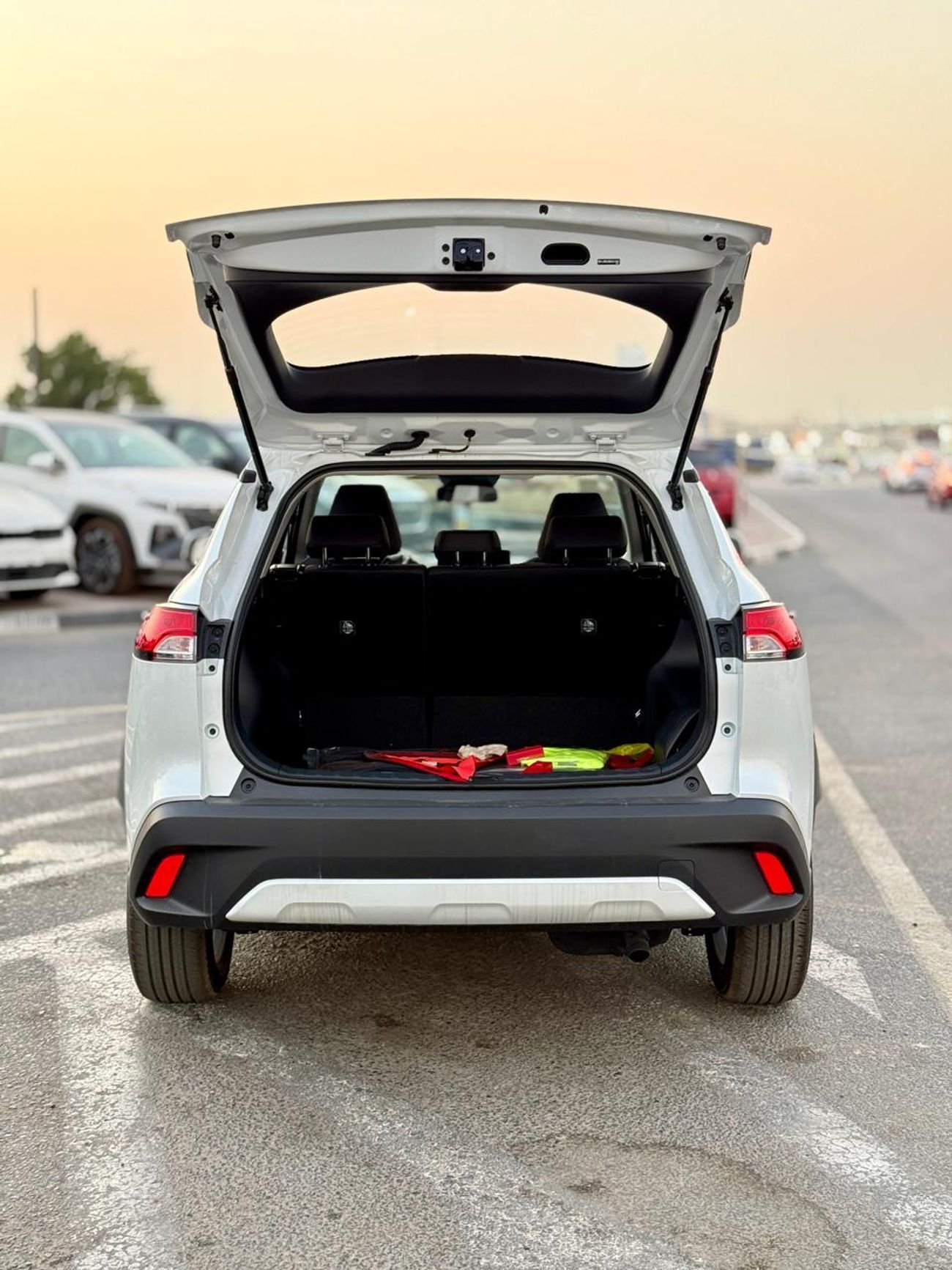 تويوتا كورولا كروس Toyota Corolla Cross Hybrid 2.0L