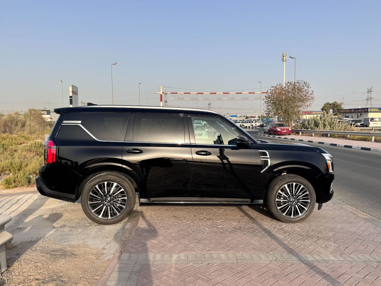 Nissan Armada 2025 NISSAN ARMADA PLATINUM RESERVE 3.5L V6 TWIN TURBO 425hp (INDIVIDUAL SEATS) BRAND NEW 0KM
