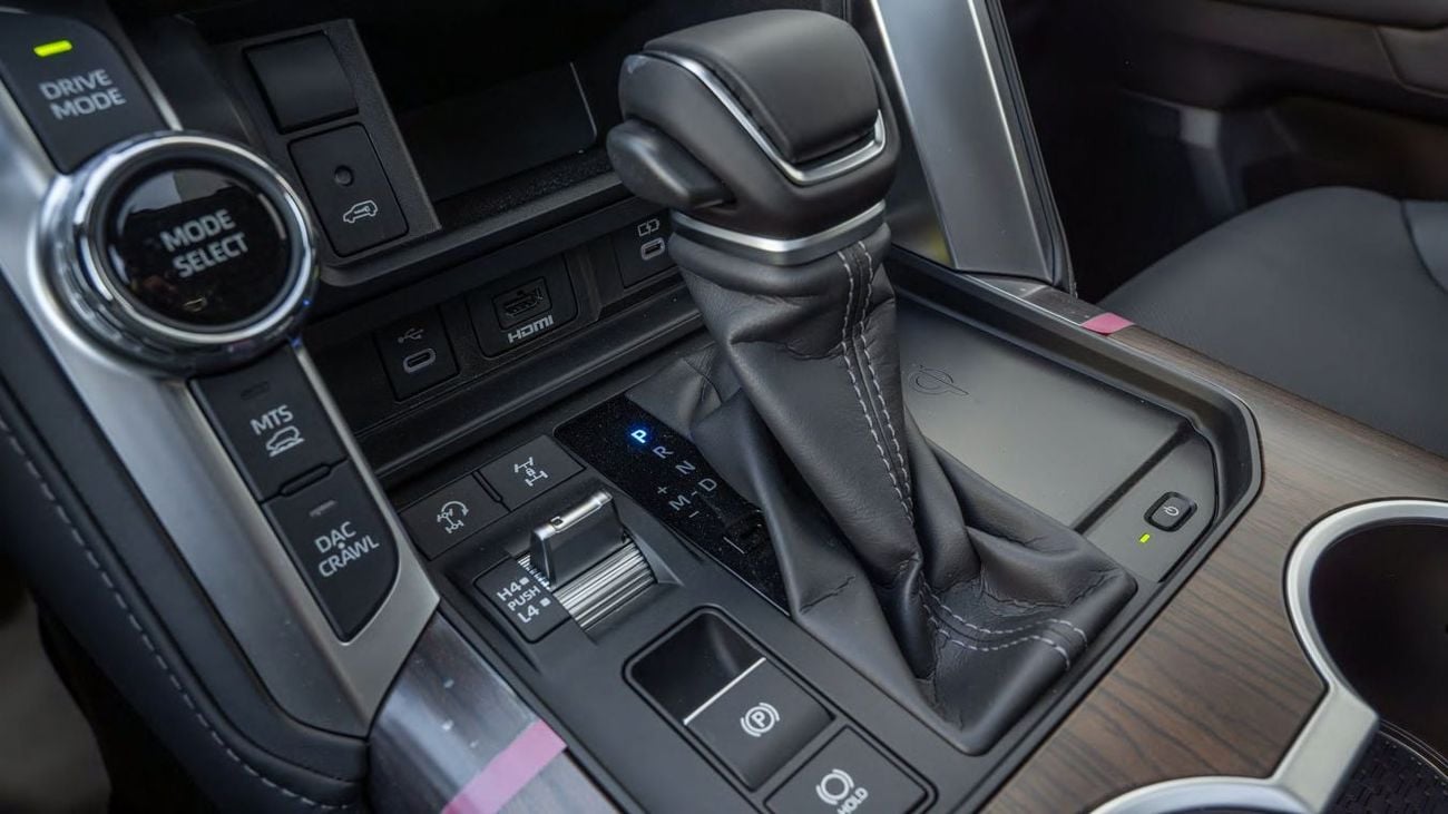 Toyota Land Cruiser 3.5L TT FULL WITH RADAR 2026