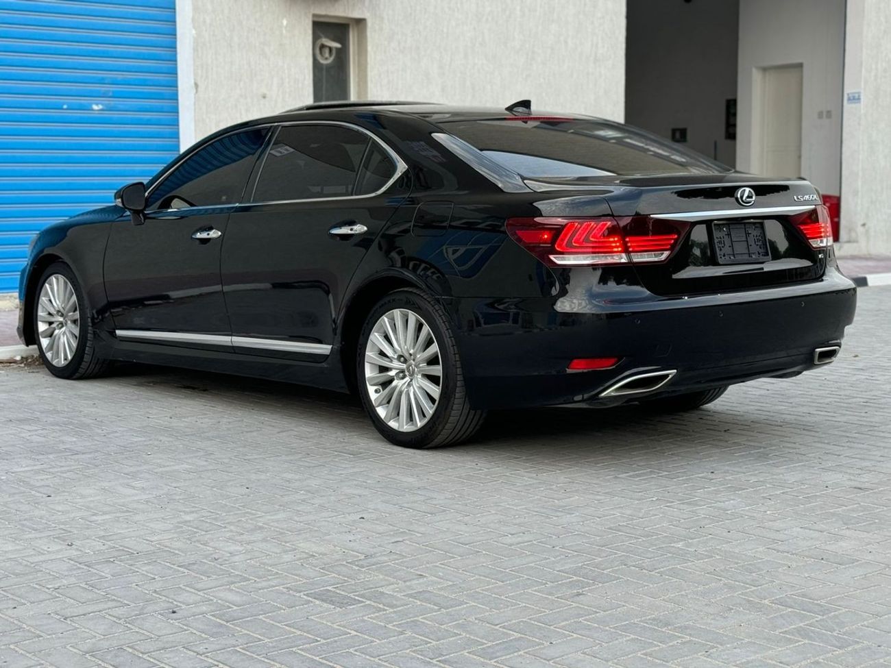 لكزس LS 460 L تيتانيوم