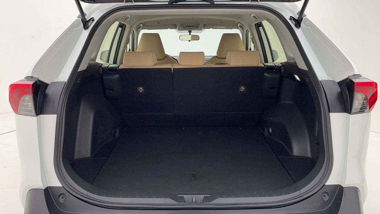 تويوتا راف ٤ EXR 2.5 | بدون دفعة مقدمة | اختبار القيادة في المنزل