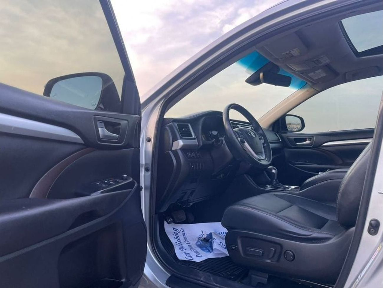 تويوتا هايلاندر 2018 Toyota Highlander XLE 3.5L V6 Full Option Sunroof 7 Leather Seats - Radar & BSM Auto Trunk -